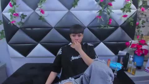 Bruno Cruz online show from 6, 11, 2025