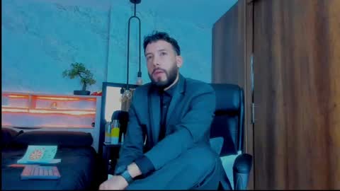 Andres Suarez online show from 28, 2, 2025