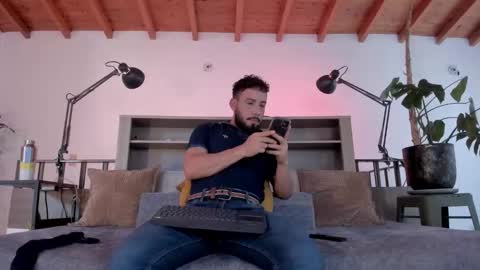 Andres Suarez online show from 3, 3, 2026