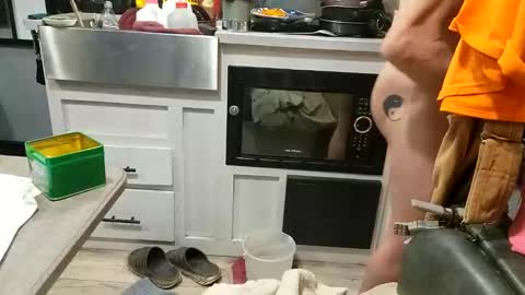 Snapshot of brushsquach chatting on 30, 10, 2025 Steve... aka SkinnieDippin aka TimberTramp online show from 30, 10, 2025