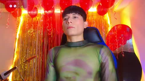 Snapshot of bryam_hot chatting on 18, 9, 2025 BRYAM INDEPENDENT MODEL online show from 18, 9, 2025