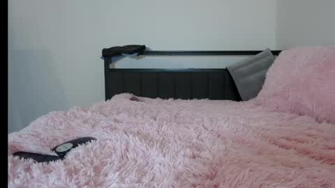 Queen Lola XXX online show from 12, 4, 2026