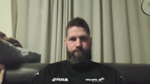 bubblebee1982 online show from 14, 1, 2025