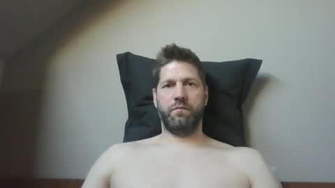 bubblebee1982 online show from 23, 4, 2026