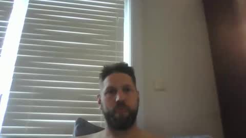 bubblebee1982 online show from 11, 5, 2026