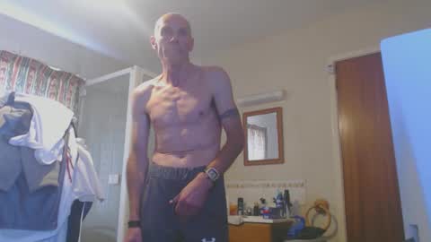 Snapshot of buck70 chatting on 12, 10, 2025 buck70 online show from 12, 10, 2025