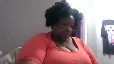 Snapshot of bumpylumpybbw chatting on 10, 1, 2025 bumpylumpybbw online show from 10, 1, 2025