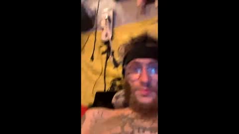 Snapshot of bunniandcryme chatting on 26, 11, 2025 bunniandcryme online show from 26, 11, 2025