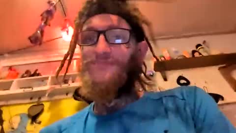 Snapshot of bunniandcryme chatting on 15, 12, 2025 bunniandcryme online show from 15, 12, 2025