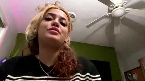 Snapshot of bunnibaby333 chatting on 22, 9, 2025 bunnibaby333 online show from 22, 9, 2025