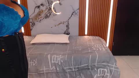 Rossi Hill online show from 4, 2, 2026