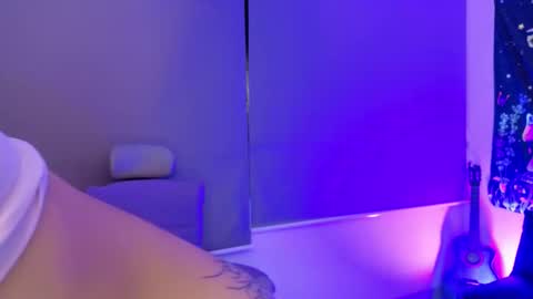   online show from 28, 2, 2026