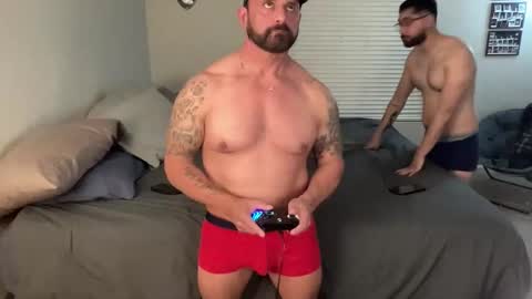 Snapshot of bustedsprockets chatting on 27, 4, 2026 Pocket Daddy cockring gaycouple cockring lovense daddy online show from 27, 4, 2026