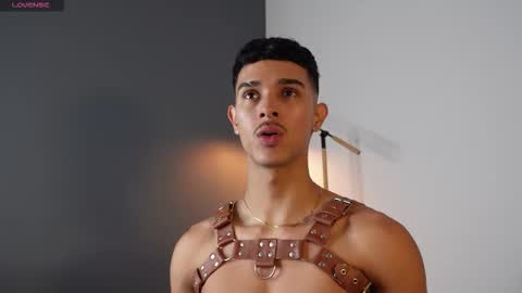 Buster independent model online show from 16, 10, 2025