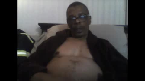 Snapshot of busturgutzgd11 chatting on 13, 12, 2024 Busturgutzgd1 online show from 13, 12, 2024