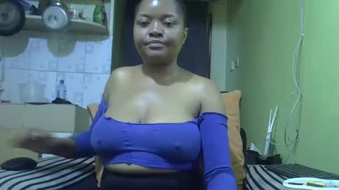 Snapshot of busty_kenzi chatting on 1, 1, 2025 busty kenzi online show from 1, 1, 2025