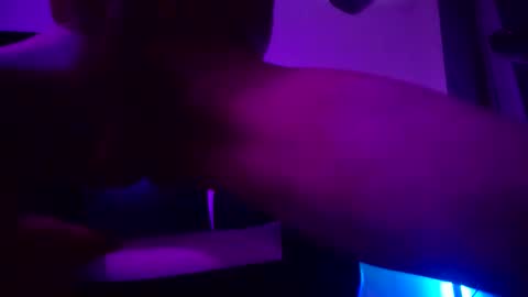 bwall1425 online show from 9, 9, 2025