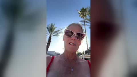 Bee and John online show from 21, 4, 2026