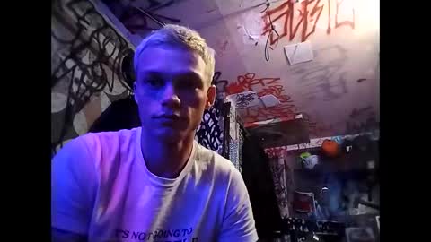 Snapshot of c4r4melncr34m chatting on 1, 11, 2025 KILLY online show from 1, 11, 2025