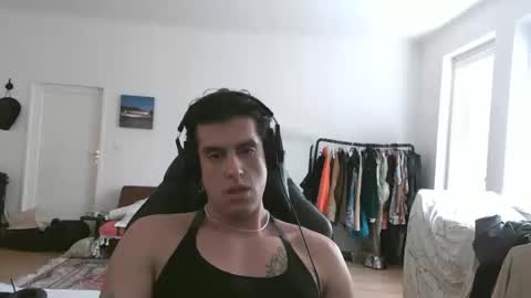 Snapshot of calientecalientee chatting on 27, 9, 2025 calientecalientee online show from 27, 9, 2025