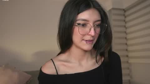   online show from 18, 4, 2026