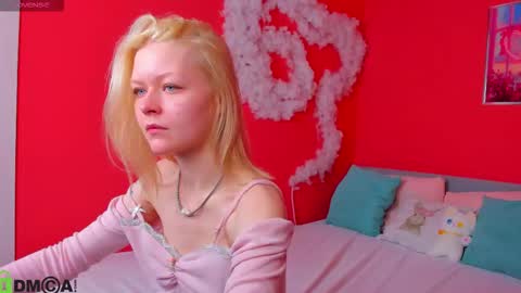 Snapshot of callista_a chatting on 15, 11, 2025 Robin online show from 15, 11, 2025