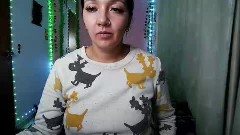 Snapshot of callme_lolas chatting on 4, 11, 2025 paula online show from 4, 11, 2025