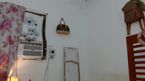 Snapshot of callme_shiel chatting on 30, 9, 2025 shiela online show from 30, 9, 2025