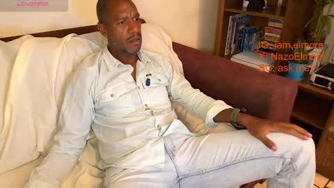 My name is Robert  Dont be shysay hi I love to chat. For requests or dirty talk please use tips  online show from 11, 4, 2026