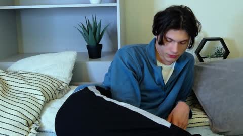 Snapshot of calvin_cay chatting on 14, 1, 2025 Calvin online show from 14, 1, 2025