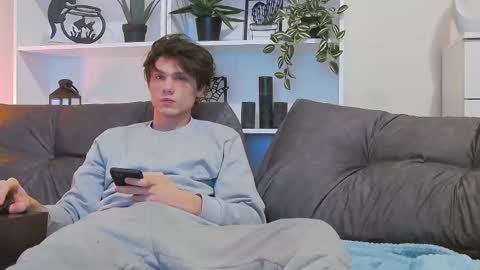 Snapshot of calvin_cay chatting on 4, 3, 2025 Calvin online show from 4, 3, 2025