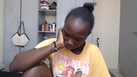 Snapshot of camclit chatting on 3, 1, 2025 Princess online show from 3, 1, 2025