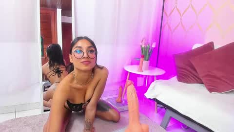 Snapshot of cami_evanns chatting on 9, 2, 2025 Camila online show from 9, 2, 2025