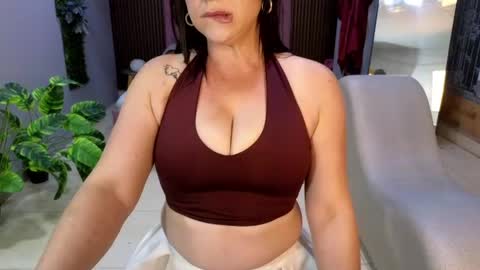 Snapshot of camil_milfdream chatting on 25, 4, 2026 Camil online show from 25, 4, 2026