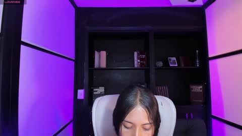 Snapshot of camila_harperr chatting on 21, 1, 2025 C A M I L A online show from 21, 1, 2025