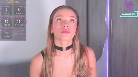 Snapshot of camilamonroee chatting on 2, 2, 2026 Camila Monroee online show from 2, 2, 2026