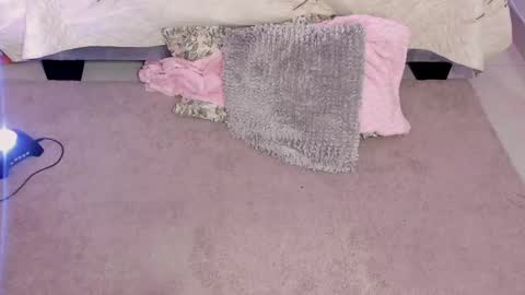 Camila  online show from 4, 3, 2025