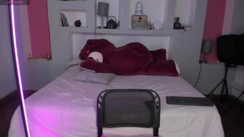 Camila  online show from 16, 4, 2026