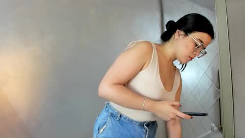 Snapshot of camilasofiia chatting on 9, 9, 2025 Camila online show from 9, 9, 2025