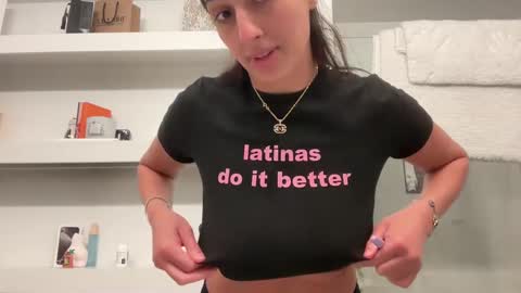 Snapshot of camiliakxoxo chatting on 20, 2, 2025 camiliakxoxo online show from 20, 2, 2025