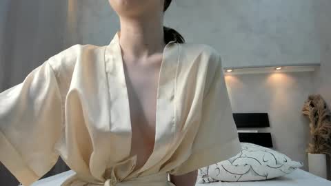 Camilla online show from 6, 11, 2025