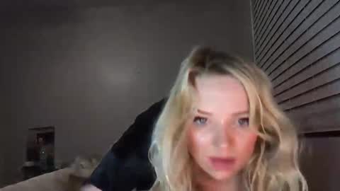camilleclairexo online show from 4, 4, 2026