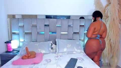 Snapshot of cammiila chatting on 4, 5, 2026 Camila online show from 4, 5, 2026