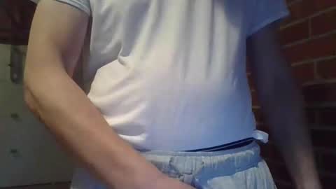 Snapshot of cammyman6900 chatting on 21, 10, 2025 cammyman6900 online show from 21, 10, 2025