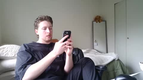 Snapshot of canadianstud18 chatting on 29, 1, 2025 Devon online show from 29, 1, 2025