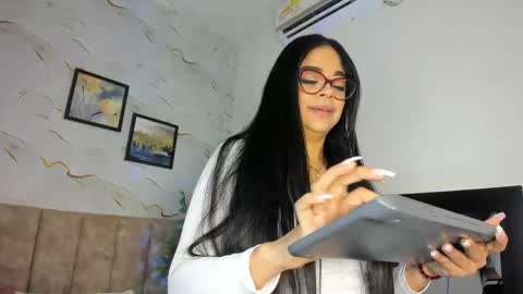 CANDICE WAYNE online show from 30, 5, 2026