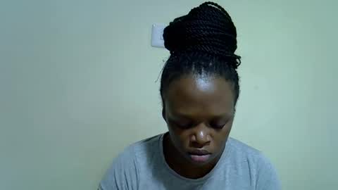 candiemaya online show from 5, 2, 2026