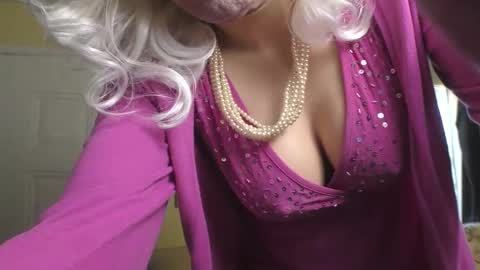 Snapshot of candisaint chatting on 6, 3, 2025 Candi Saint online show from 6, 3, 2025