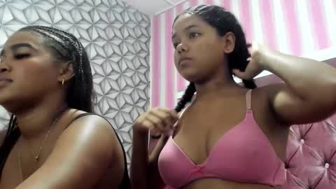 Snapshot of candy_ebony18_ chatting on 1, 11, 2025 candy_ebony18_ online show from 1, 11, 2025