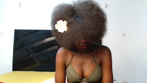 Snapshot of candy_seductive chatting on 5, 10, 2025 Candy online show from 5, 10, 2025